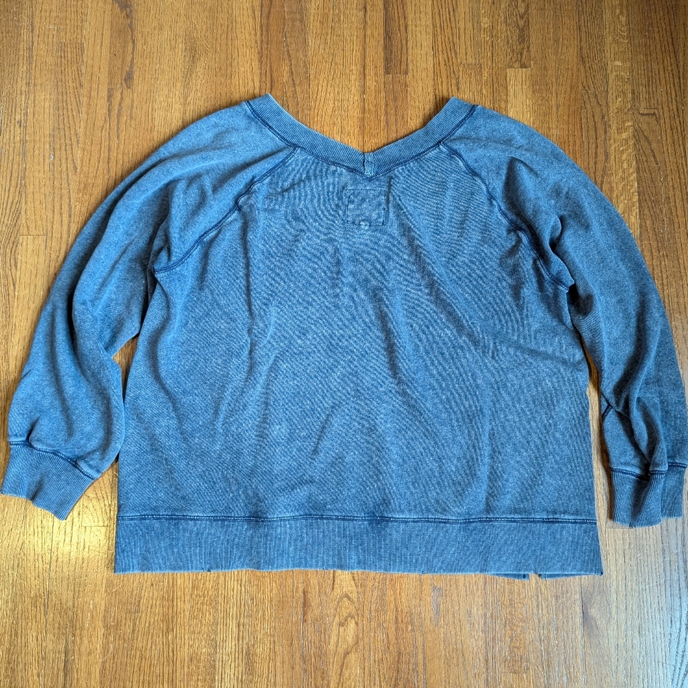Aerie | Downtime Oversized V-Neck Sweatshirt | Washed Blue | XL - Picture 6 of 6